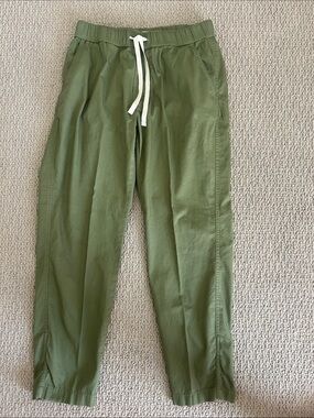Pact Olive Green Drawstring Pants Size Medium
Organic cotton
